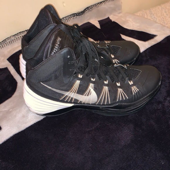 Shoes - Picture 4 of 5